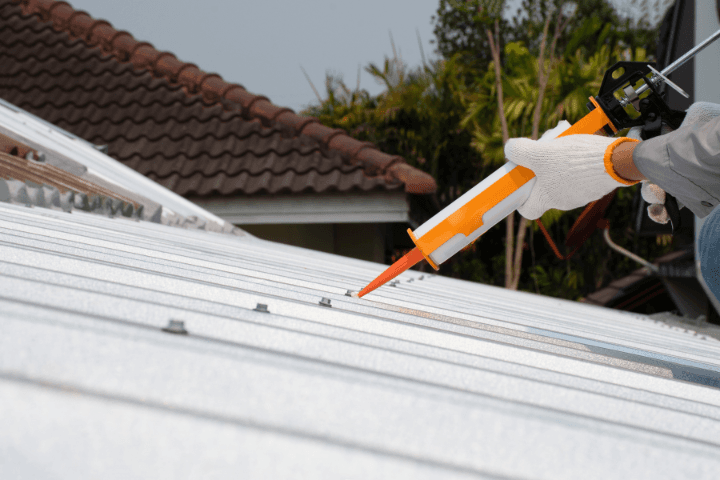 Caulk gun